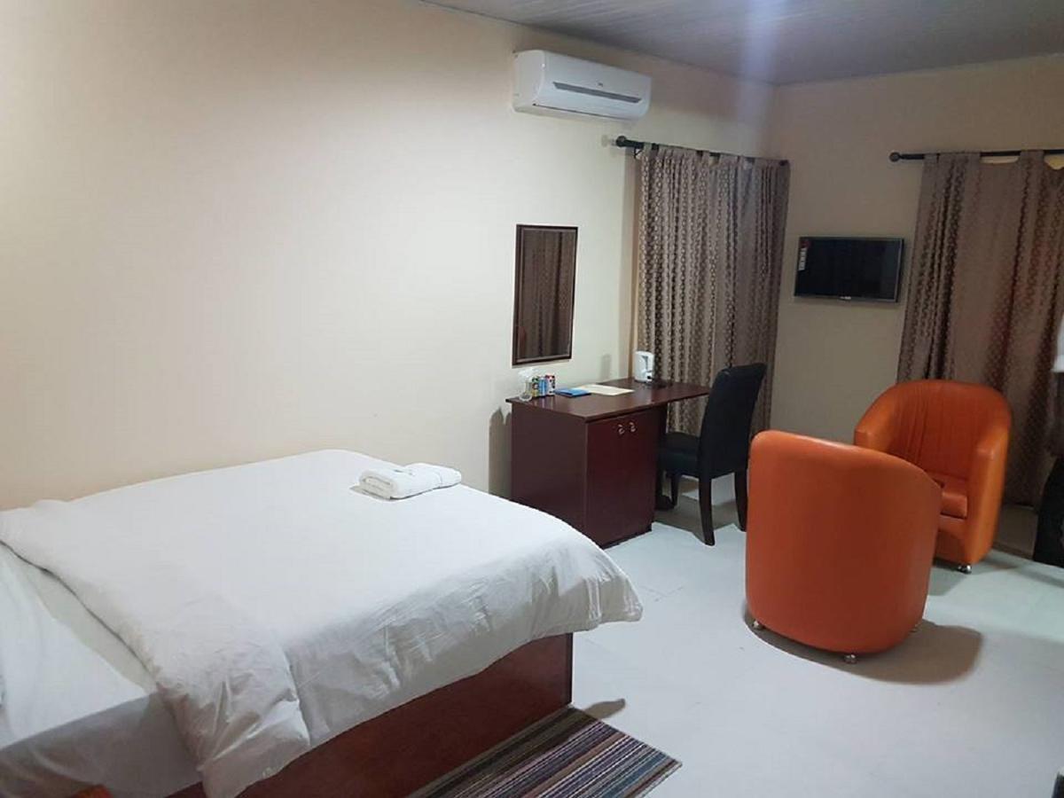 โพรวิเดนซ์ โฮเต็ล แอนด์ สวีท Hotel Abeokuta ภายนอก รูปภาพ