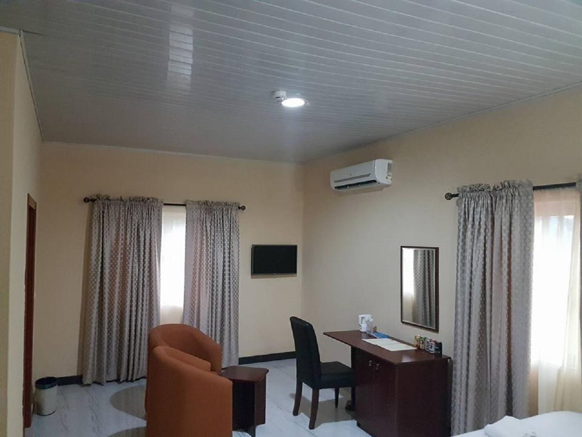 โพรวิเดนซ์ โฮเต็ล แอนด์ สวีท Hotel Abeokuta ภายนอก รูปภาพ