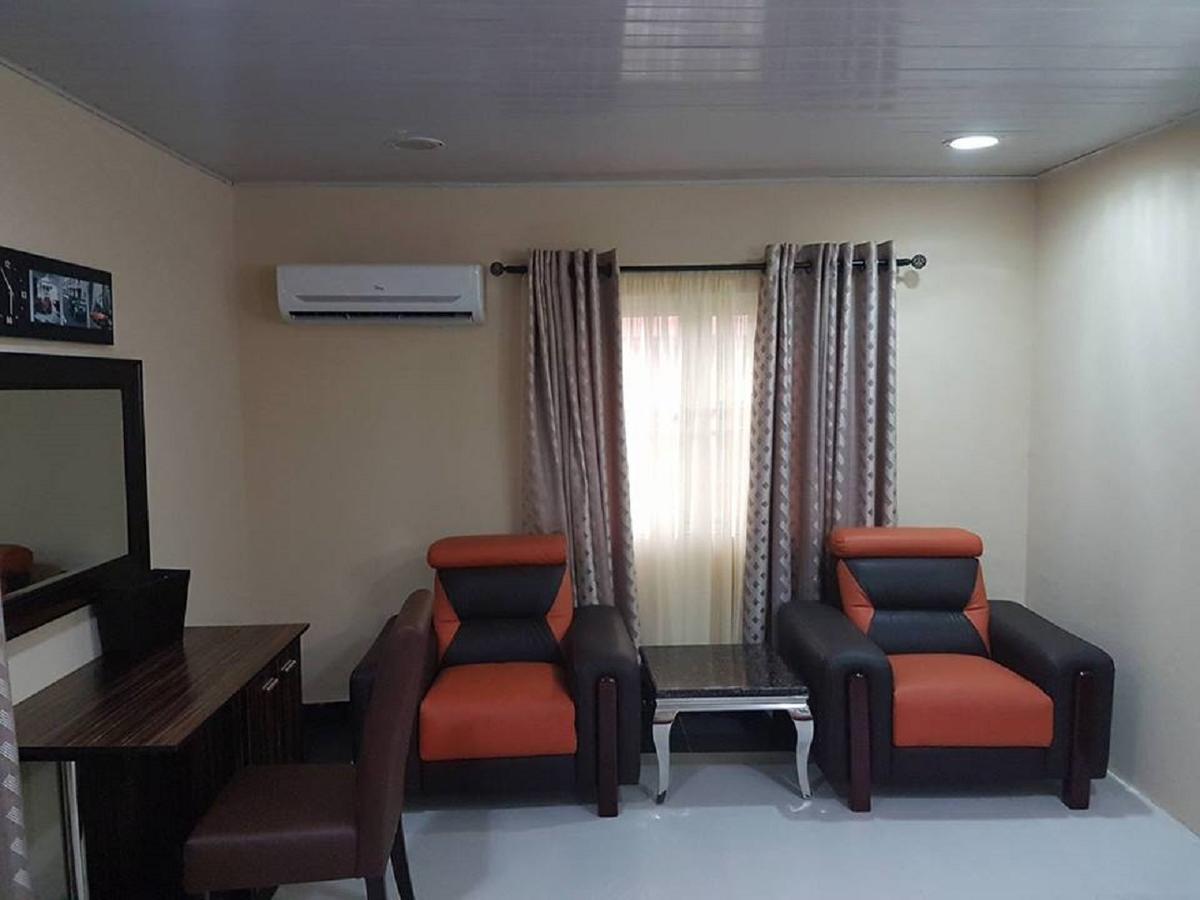 โพรวิเดนซ์ โฮเต็ล แอนด์ สวีท Hotel Abeokuta ภายนอก รูปภาพ