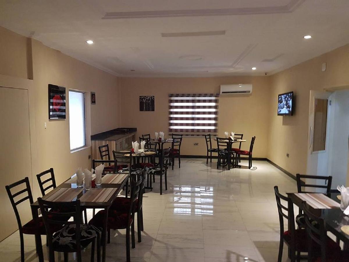 โพรวิเดนซ์ โฮเต็ล แอนด์ สวีท Hotel Abeokuta ภายนอก รูปภาพ