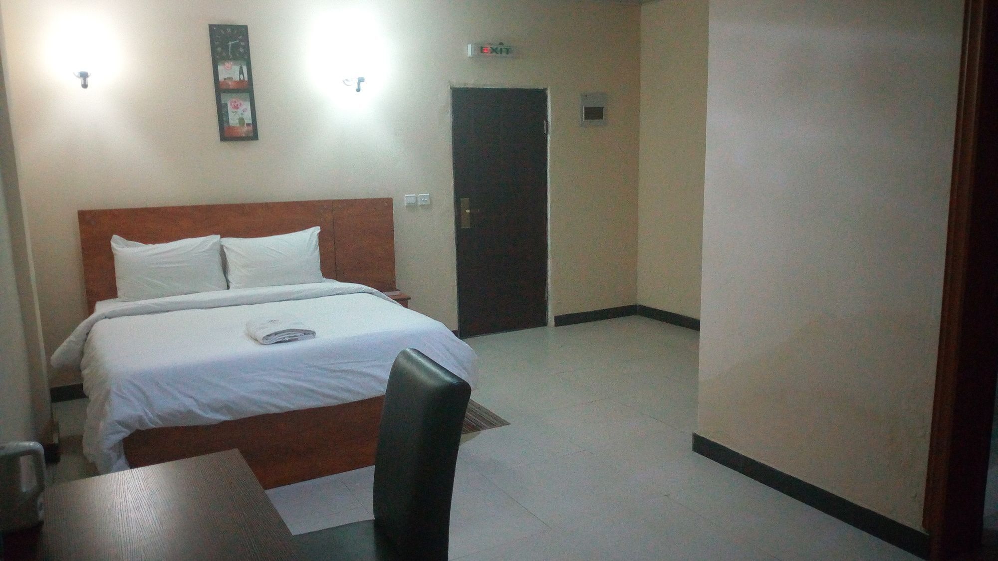 โพรวิเดนซ์ โฮเต็ล แอนด์ สวีท Hotel Abeokuta ภายนอก รูปภาพ